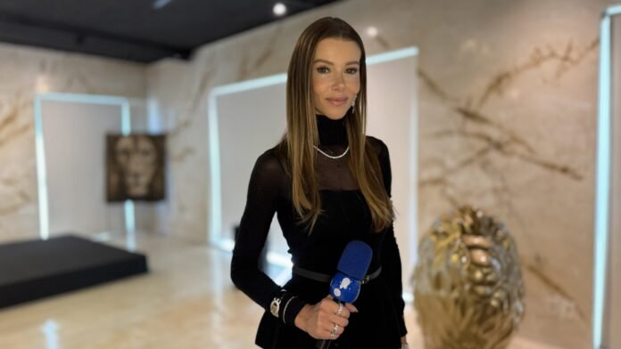 andreia-mott-apresentadora-da-redetv-scaled.jpg