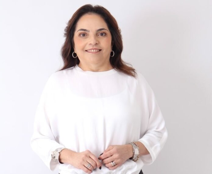 c9b08a03-ee7e-4902-a846-50d08a79bbcd Luciana Fortes de Cerqueira